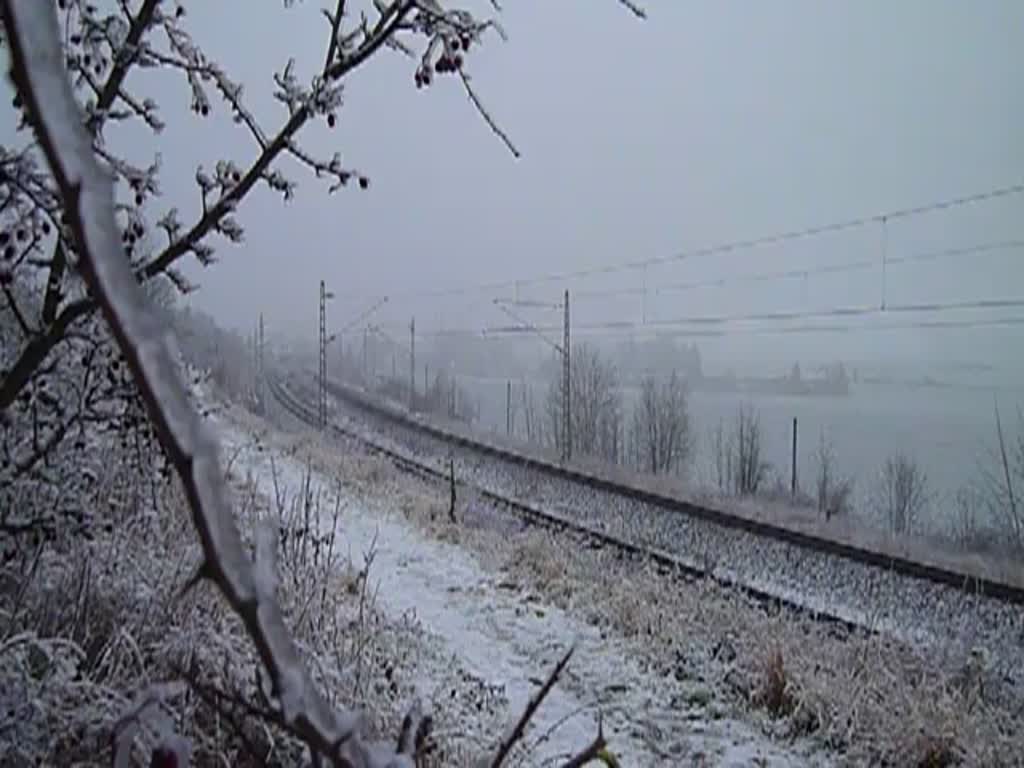 Hvle Tiger V330.4 (250 004-9) ist am 23.01.14 mit einem Kesselzug im Vogtland unterwegs. Hier zu sehen in Syrau/V. 