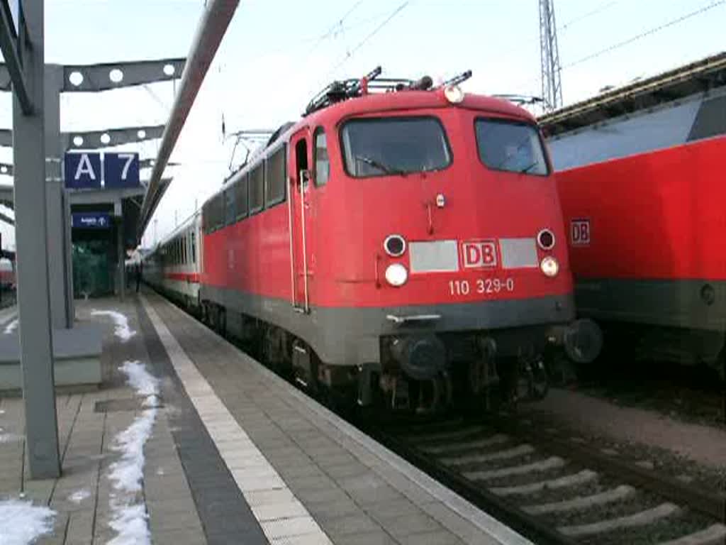 IC1809 von Rostock Hbf.nach Kln Hbf.bei der Ausfahrt im Rostocker Hbf.(11.01.09)