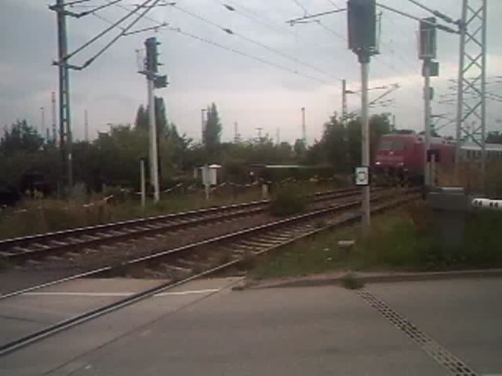 IC2212 von Koblenz Hbf nach Ostseebad Binz kurz nach der Ausfahrt im Rostocker Hbf.(15.08.08)