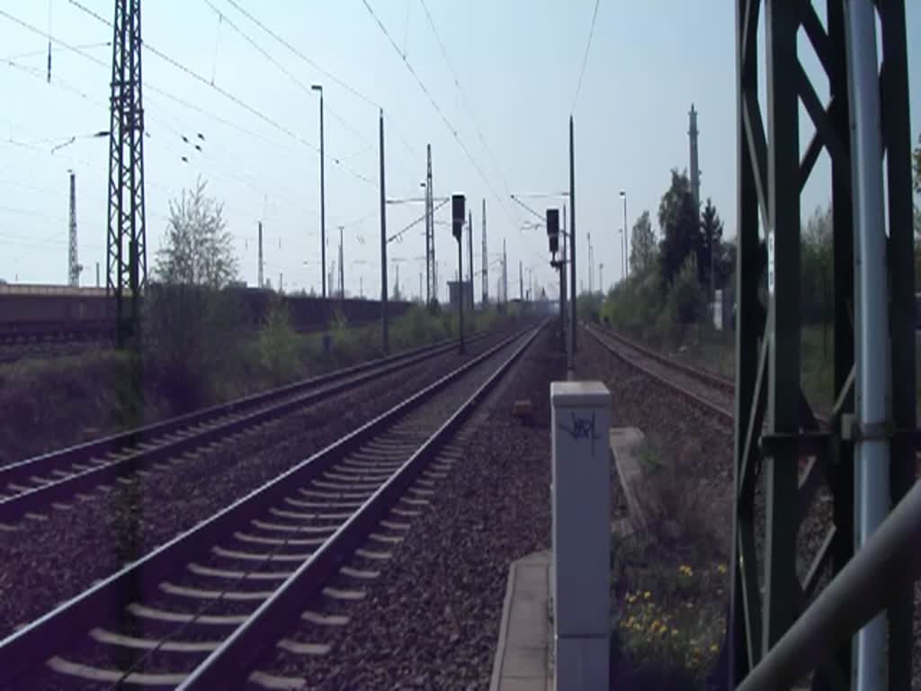 ICE 1744 von Dresden nach Hannover Hbf durchfhrt hier den Bahnsteig Leipzig/Engelsdorf.Nchster Halt ist Leipzig Hbf.Aufgenommen am 20.04.2011 in Leipzig