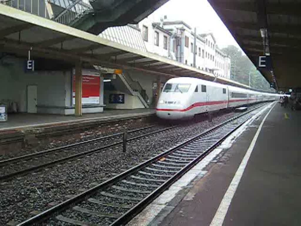 ICE 2 402 022-8  Eberswalde  bei der Ausfahrt aus Wuppertal HBF am 25. August 2008.