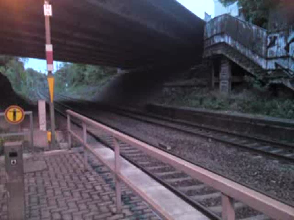 ICE 290 kommend von Interlaken Ost, durch Leipzig/Mckern, wo er in ca. 5 min in Leipzig Hbf halt macht und spter zur weiterfahrt nach Berlin Gesundbrunnen. Dort endet er auch. Aufgenommen am 15.05.2010