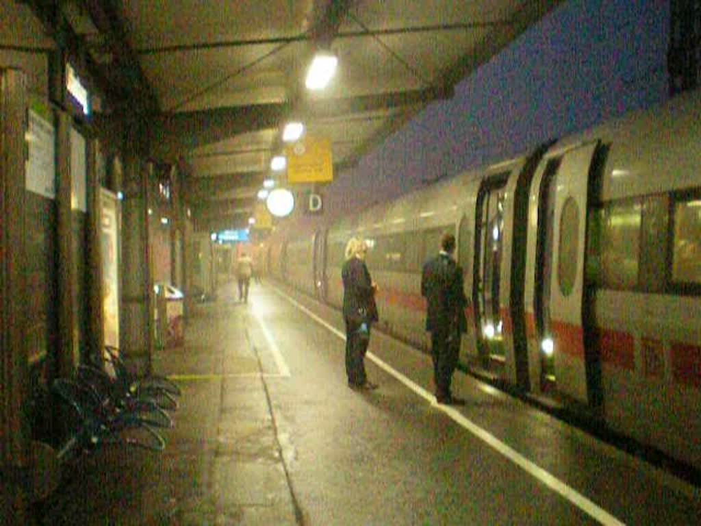 ICE 870 nach Berlin Ostbahnhof hier bei der Ausfahrt aus Offenburg.(inkl. Ansage) 15.01.2009 Videolnge 2:16min