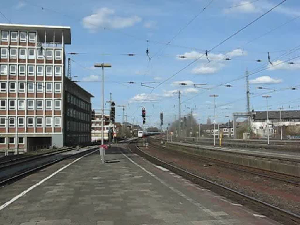 ICE  Gtersloh  auf dem Weg nach Mnchen bei der Einfahrt im HBF Mnster, am 02.04; leider ein bisschen zu spt aufgenommen, sonst wre die gesamte Lautsprecheransage mit drauf