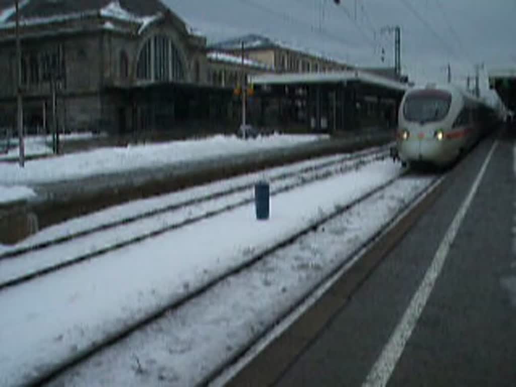 ICE-T(Berlin)in der Ausfahrt aus Nrnberg Hbf am 06.01.11 auf dem Weg Richtung Berlin Gesundbrunnen.
Aufnahme am 06.01.11 gegen 13:06 Uhr.