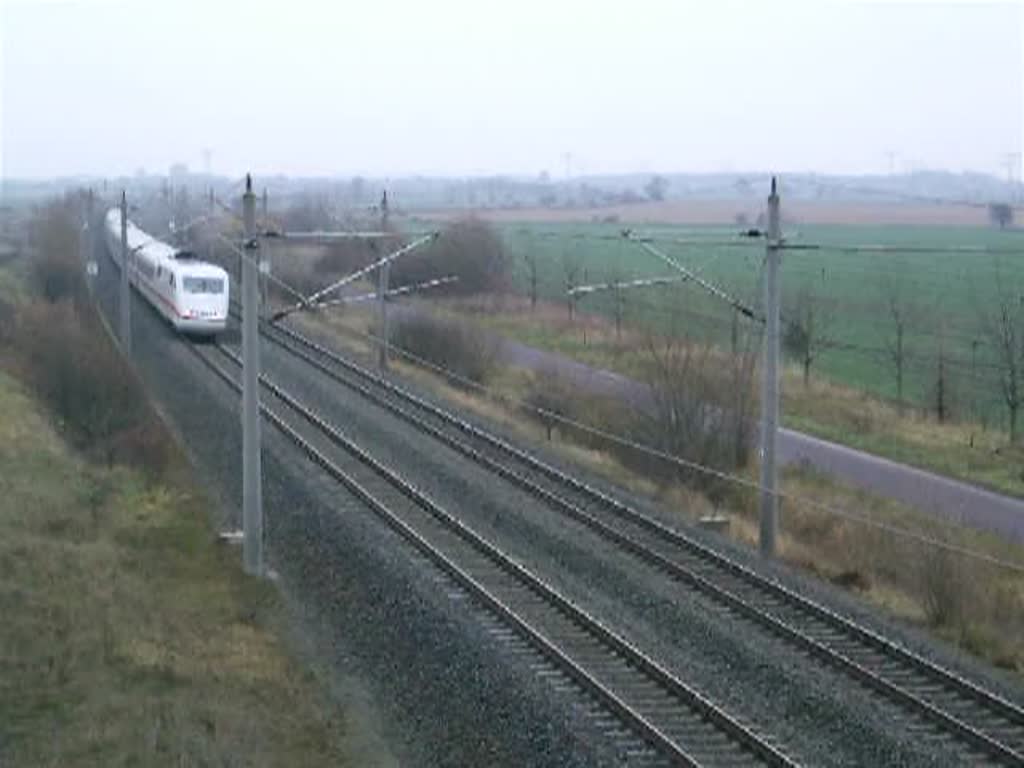 ICE277 von Berlin-Ostbahnhof Richtung Interlaken Ost bei der Durchfahrt in Mringen(Altmark).20.11.10