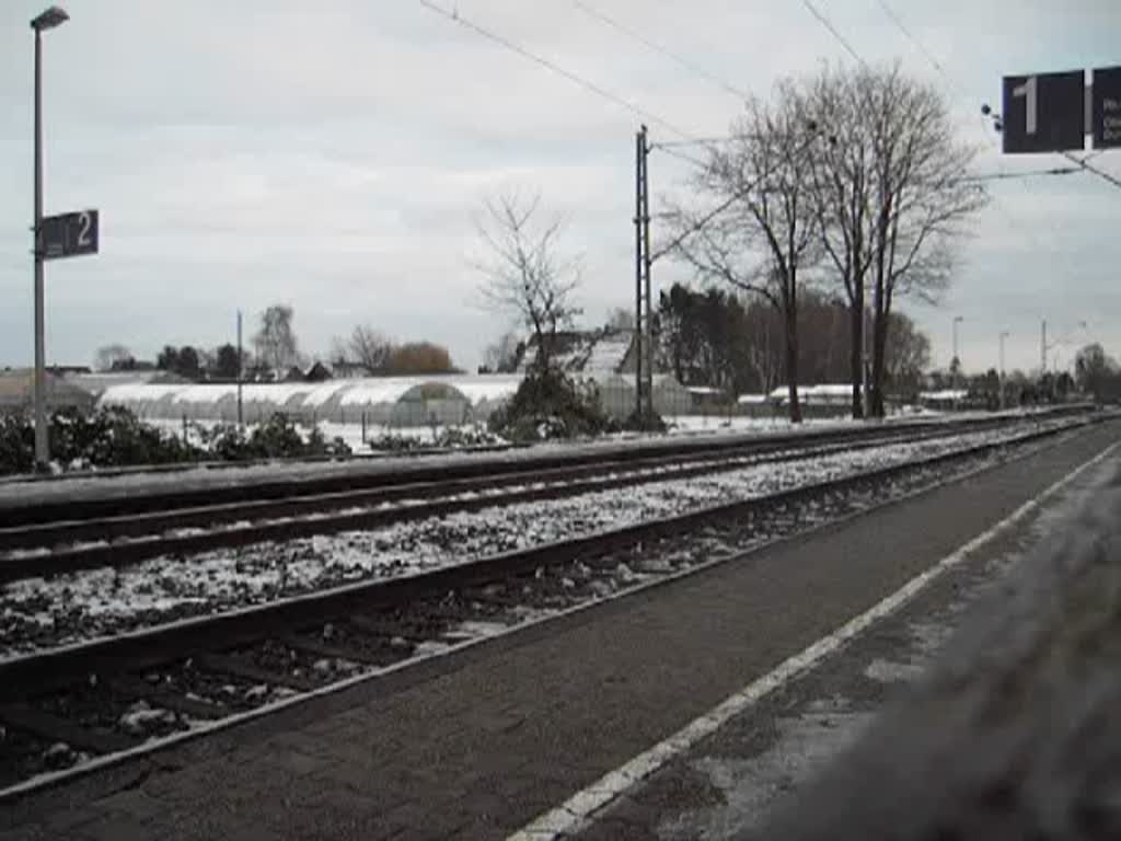 ICE3/BR406 auf dem Weg nach Amsterdam. Hier durchfhrt er den Bahnhof Wesel-Feldmark.