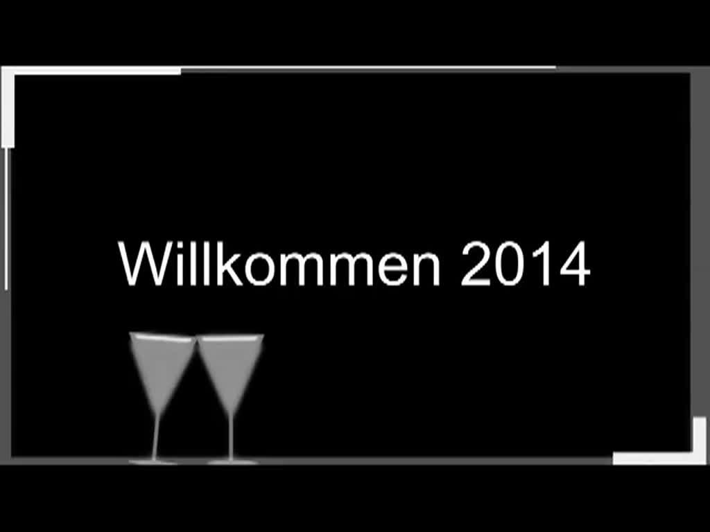 Ich wünsche allen ein erfolgreiches Jahr 2014. - Mit einem Experiment der DB Regio auf dem Streckenabschnitt zwischen Torgelow und Ueckermünde. - 31.12.2013 - Aufgenommen an der Umlaufsperre Sportplatz.
