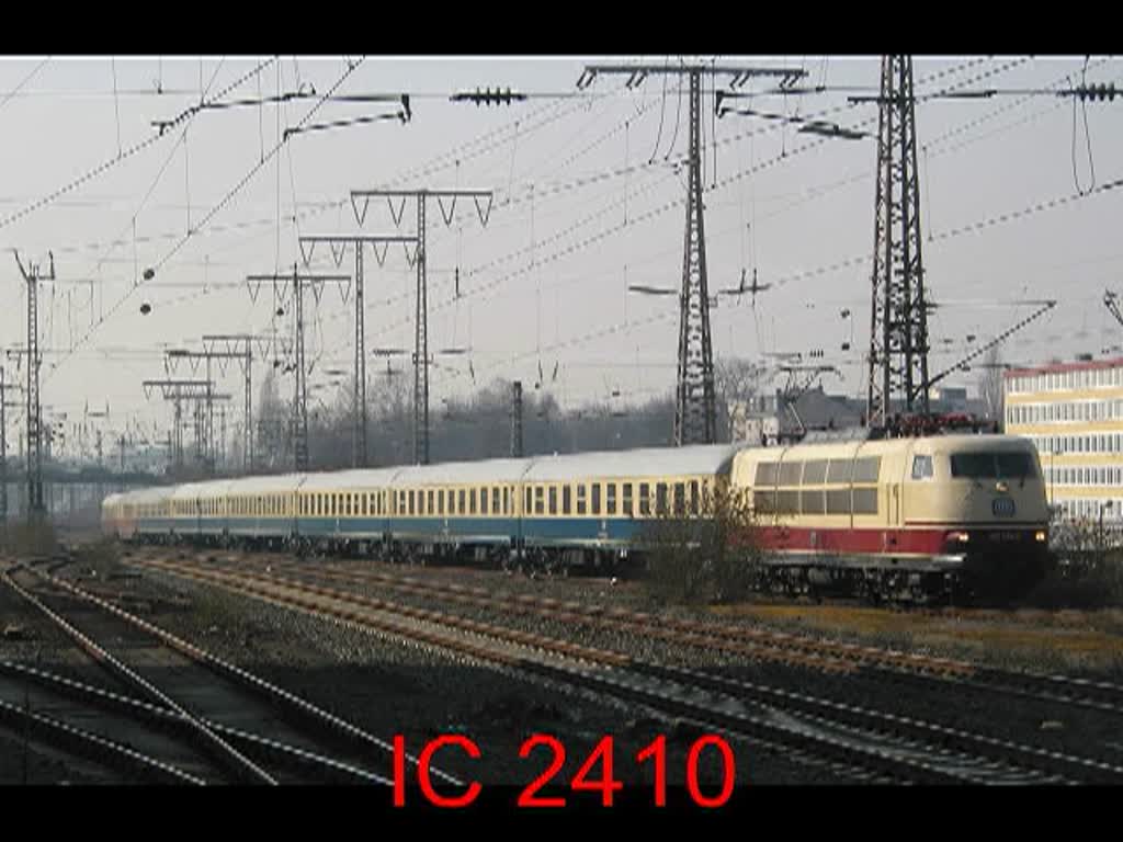 Im Jahr 1 nach dem 175-jhrigen Jubilum zeigt sich der historische IC uerlich im richtigen Erscheinungsbild. Am 4. Mrz 2011 fhrt er als IC 2410 auf dem Weg von Kln nach Flensburg mit 103 235 in Essen Hbf. ein.