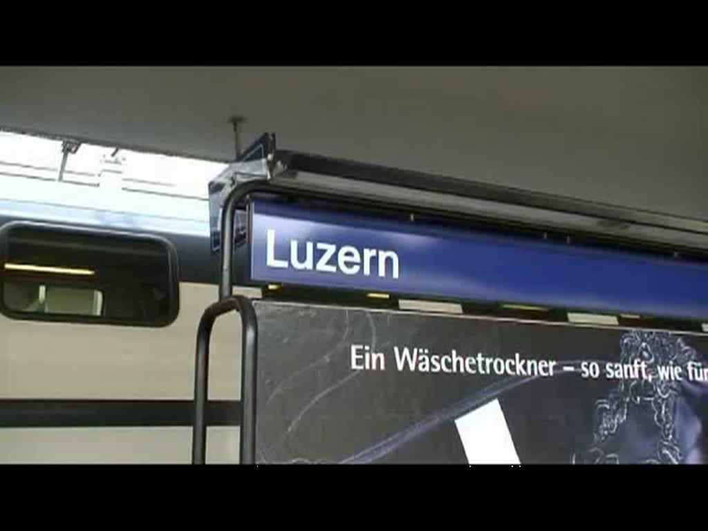 In die Westschweiz 2008 - Auf unserer Reise in die Westschweiz sind wir in Luzern angekommen. Die BLS hat Wagenhilfe von der SBB in Form des BDt 50 63 82-33 915-4 bekommen, whrend uns der GTW 520 002-7  Hochdorf  durch das Seetal nach Lenzburg bringen wird. Luzern, 01.05.2008