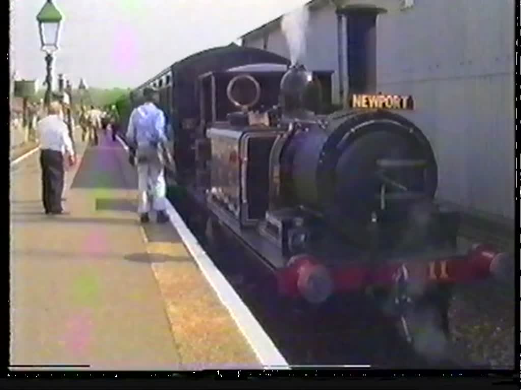 IOW 11  Newport  (LBSC/SR Class A1X ex Nr. 40  Brighton ) am 6. Mai 1990 Ausfahrt aus Havenstreet und Rckkehr ais Wootton.