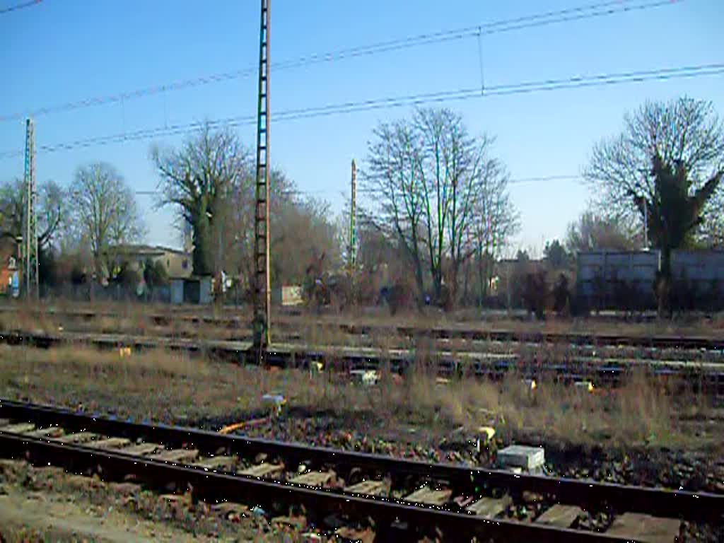 ITL 189 212(ES64F4-212)mit einem Containerzug in Richtung Magdeburg.