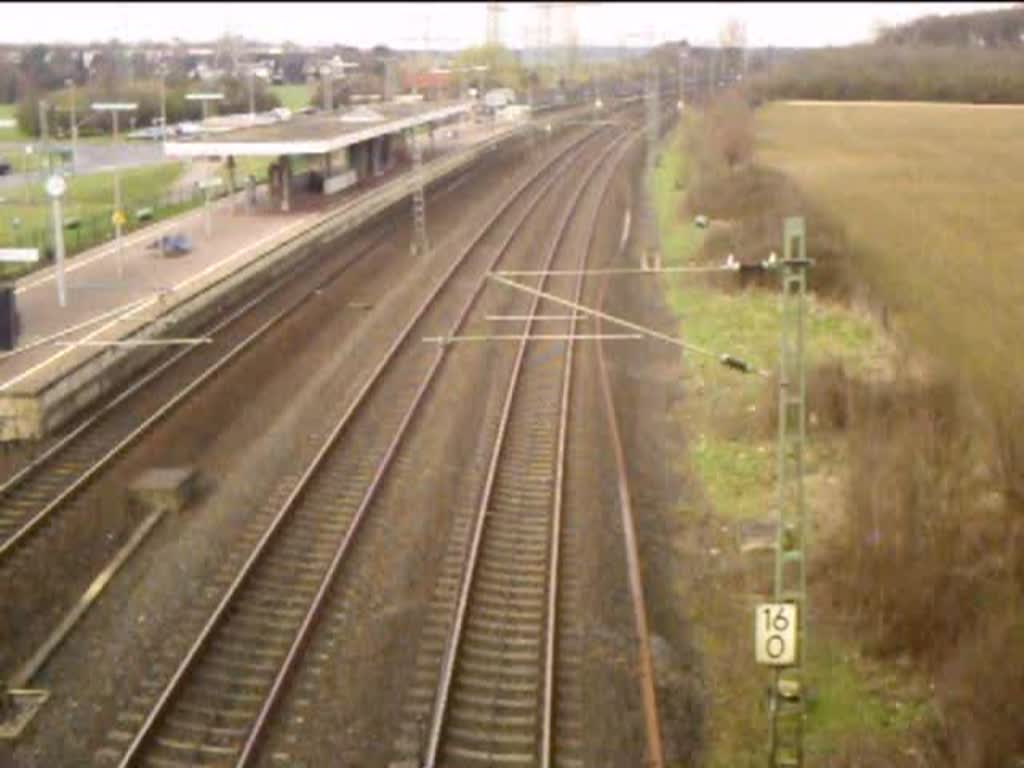 Ja was kommt denn da?    ICE2?     FALSCH! 
Die schiebende Br 101 verrt es: Ex-Metropolitan mit 200 km/h auf dem Weg nach Dortmund begegnet in Leverkusen-Rheindorf einem IC mit Br 101 in Richtung Kln! 28.03.08