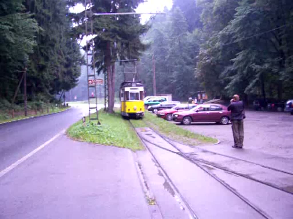 Kirnitzschtalbahn: Am Lichtenhainer Wasserfall setzt der TW fr die Rckfahrt nach Bad Schandau um.