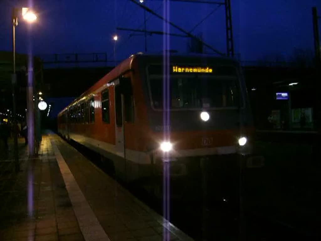 Landplage alias 628 631-4 als S1 von Rostock Hbf Richtung Warnemnde kurz vor der Ausfahrt im Haltepunkt Rostock-Ltten Klein.(05.11.10)