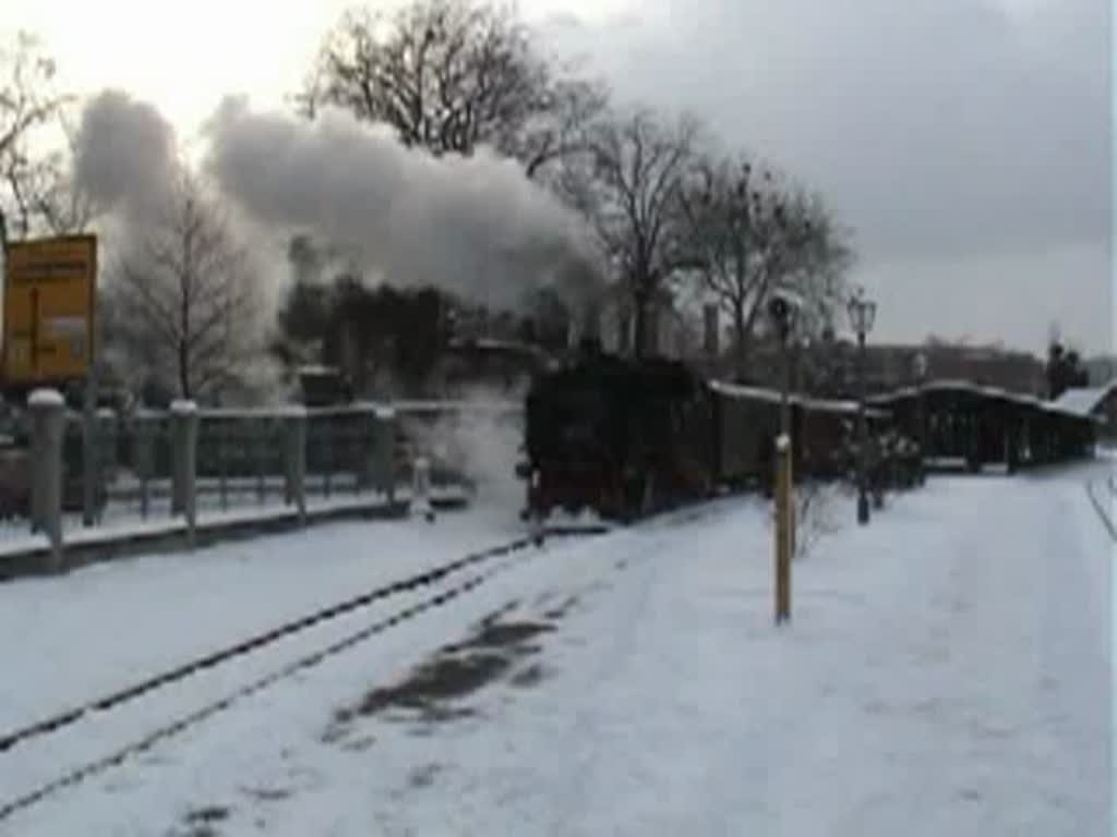  Langsamzugdampf : Schmalspurlokomotive 99 731 dampft am 17.02.2009 gemchlich aus dem Zittauer Bf in Richtung Oybin. 
Mit der 01 1533 und Schnellzug konnte man am 17.02.2009 von Dresden nach Zittau  fahren ( Schnellzugdampf ). Weiter ging's mit der Zittauer Schmalspurbahn nach Oybin.