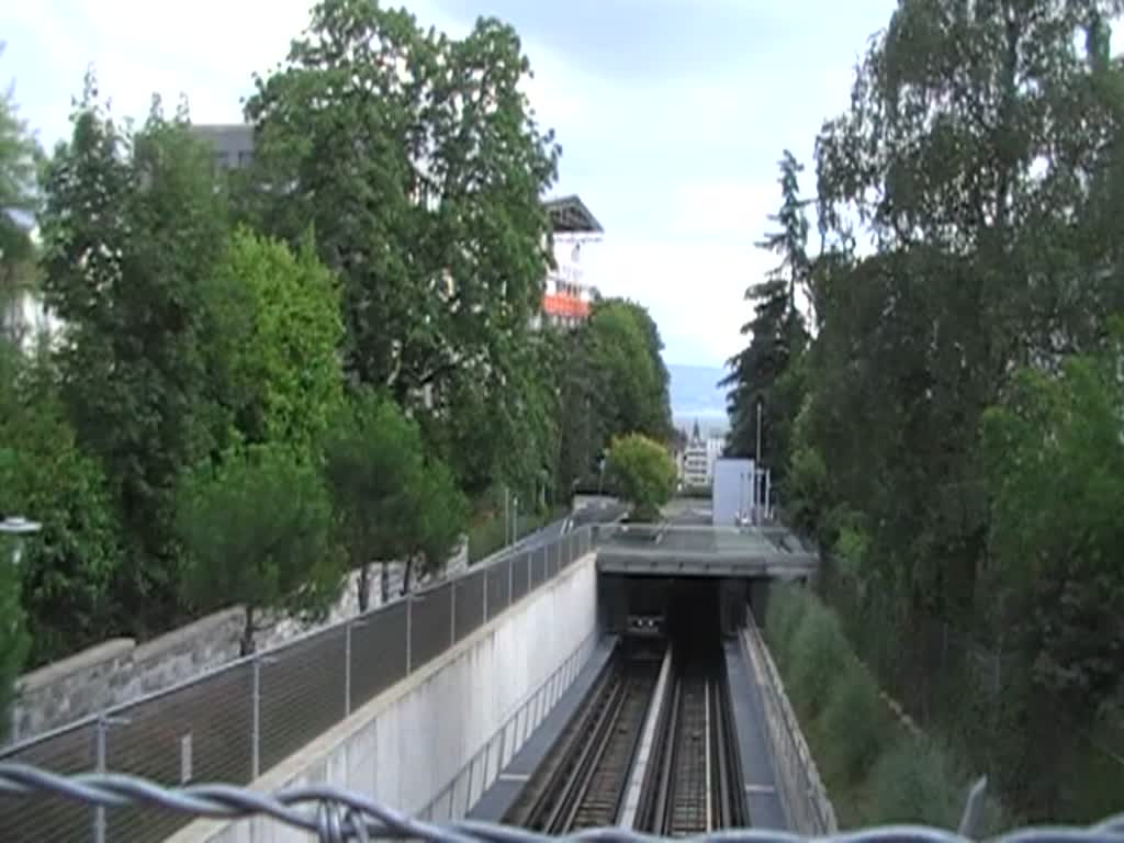 Lausanne - Metro der Linie m2 zwischen Dlices und Grancy. 30.7.2011