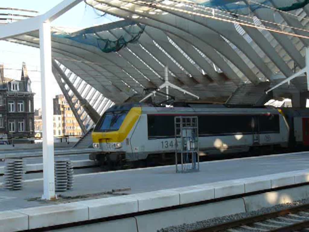 Lok 1344 verlsst am 27.12.2008, mit dem IC A, den Bahnhof von Lttich in Richtung Oostende.