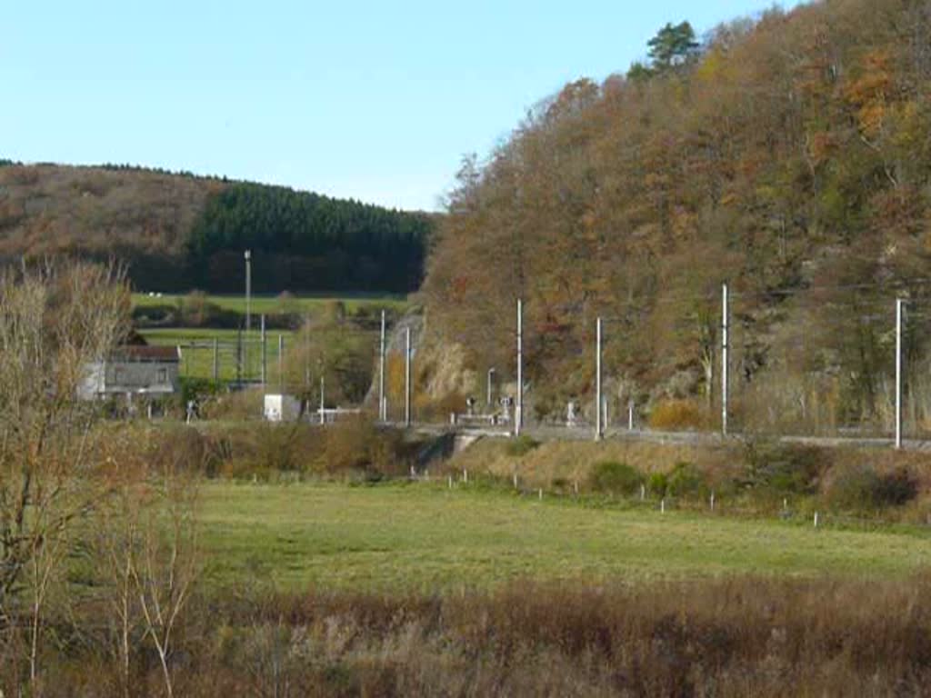 Lok 3002 mit IR 117 in der Nhe von Drauffelt am 05.11.2008 aus Richtung Clervaux.