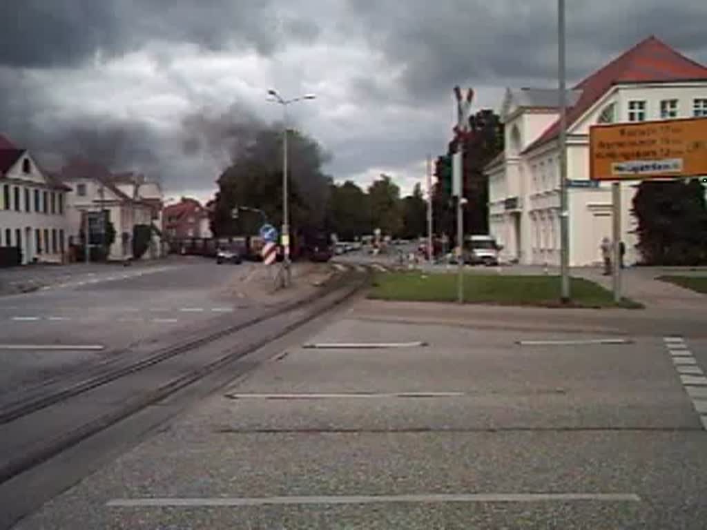 MBB14625 vom Ostseebad Khlungsborn West nach Bad Doberan bei der Ausfahrt im Haltepunkt Bad Doberan Stadtmitte.(13.09.08)