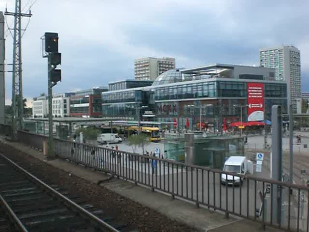 Mehrere Straenbahnen treffen am Hauptbahnhof aufeinander.(18.8.2010)