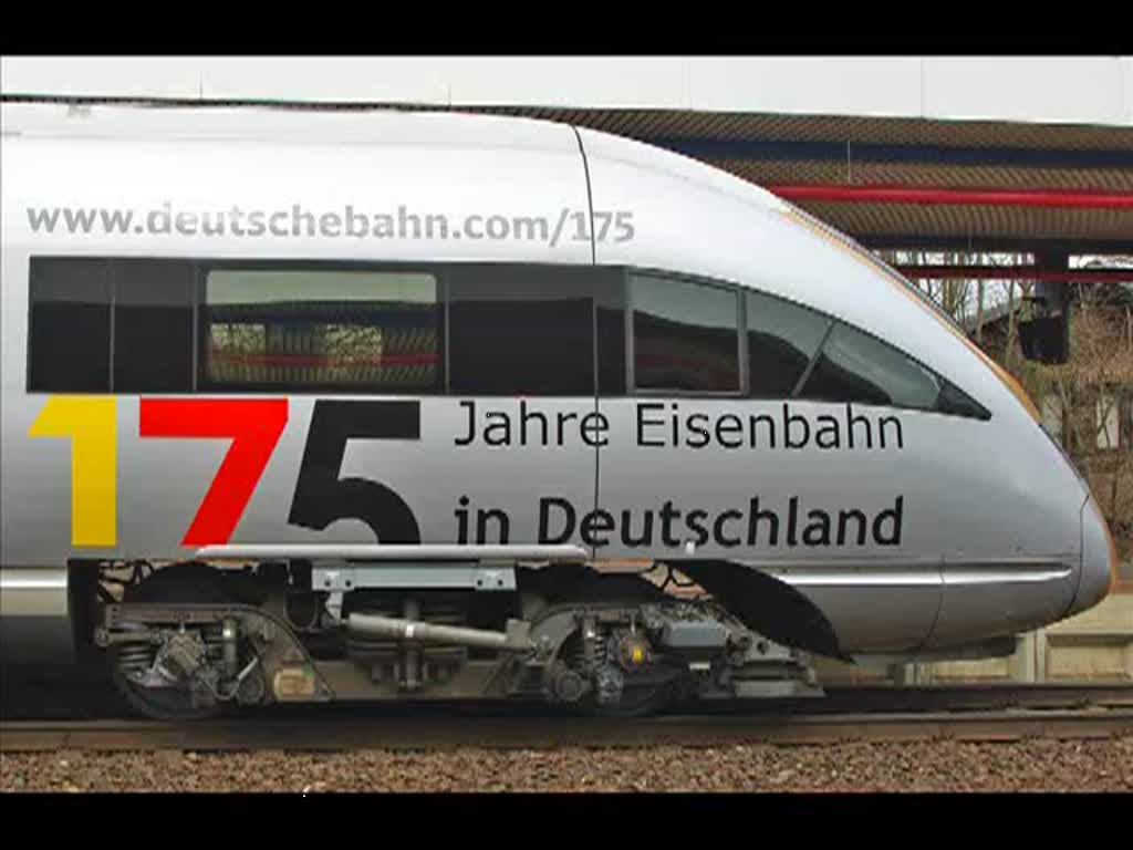 Mein 300. Video bei Bahnvideos.eu! Ein Jubilum in jedweder Hinsicht, da es unsere erste Begegnung mit dem Jubi-ICE zeigt, oder auch Goldnase genannt ;) 415 022 fuhr am 11.04.2010 als zweite Einheit im ICE 1546 von Dresden nach Frankfurt Main Flughafen Fernbf. Hier die Ein- und Ausfahrt in Eisenach.

Vielen Dank an alle, die sich meine Videos anschauen und fr die Kommentare! Weiterhin wnsche ich viel Spa auf dieser Seite!