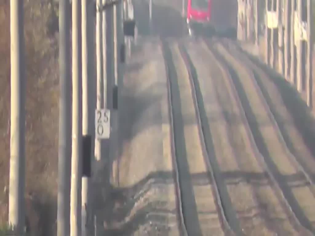 Meine ersten Aufnahme mit meiner neuen Videokamera. RB 17222 aus Dresden Hbf nach Zwickau (Sachs) Hbf bei der Einfahrt in den Hp Zwickau Pölbitz. Schublok ist 143 033-9