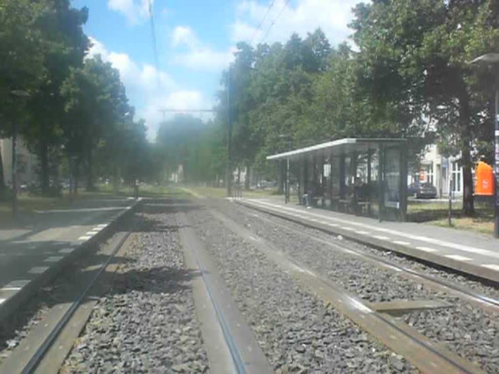 Mitfahrt in der Straenbahnlinie 12 zwischen den Haltestellen Prenzlauer Allee/Ostseestrae und Gustav-Adolf-Strae.(25.7.2010)