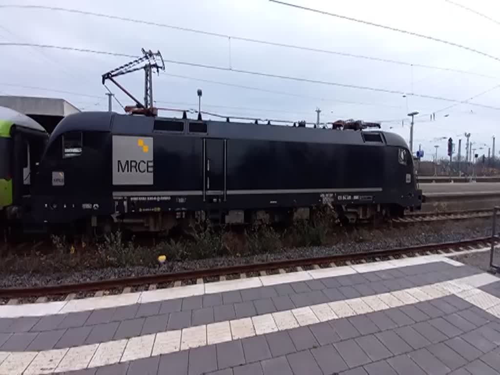 MRCE ES 64 U2-030 mit einem Flixtrain bei der Ausfahrt in Hamm(Westfl.) 23.12.2021