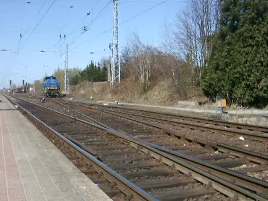 MWB-Lok V2304 fhrt LZ von Rostock-Bramow Richtung Poppendorf.(16.04.10)
Gru an den Tf