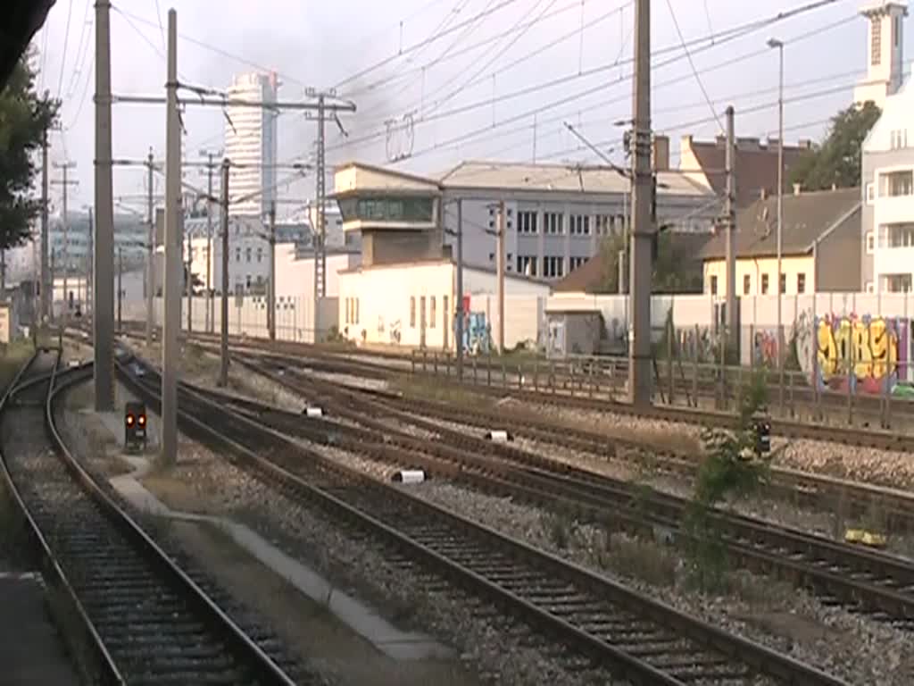 NLB 93.1420 fährt am 05.Oktober 2014 mit dem EZ 7390 von Praterstern nach Ernstbrunn aus dem Bf. Floridsdorf.