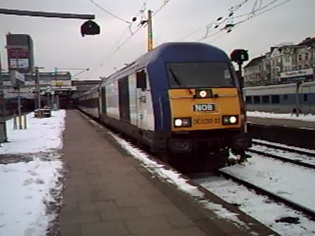 NOB80506 von Hamburg-Altona nach Westerland(Sylt) bei der Ausfahrt im Bahnhof Hamburg-Altona.Aufgenommen am 12.01.08