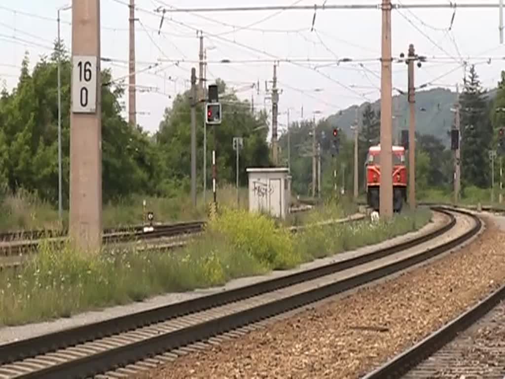 ÖBB 2050.09 am 15.Juni 2013 im Bf. Korneuburg.