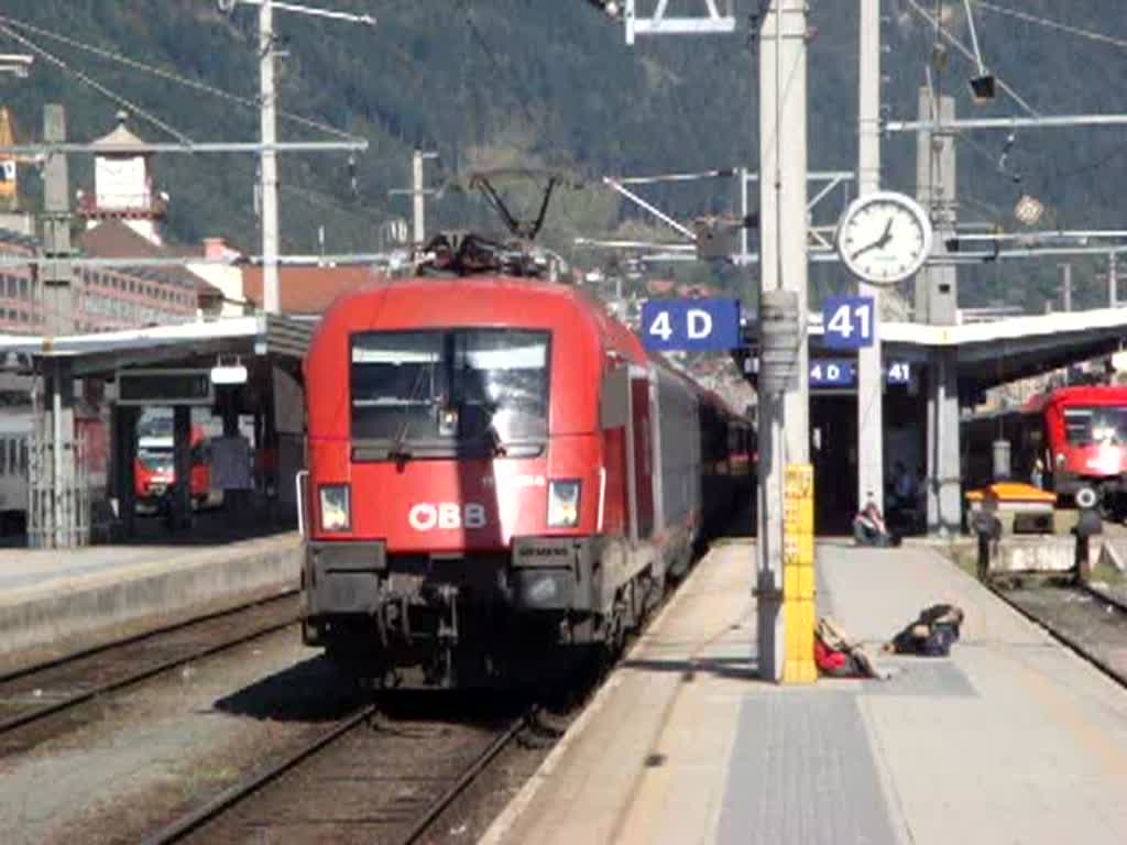 Paralellausfahrt der BR 1116 129-6 mit EC und einjer weiteren 116 auf Solofahrt in Innsbruck Hbf am 23.09.2007