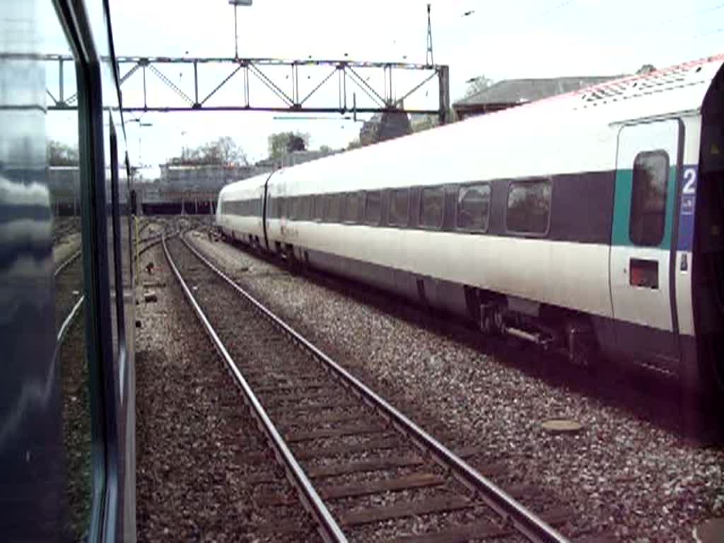Paralelleinfahrt in den Bahnhof Bern am 02.05.2008 mit ICN gefilmt aus einer RE-Ersatzkomposition der BLS (Luzern-Bern).