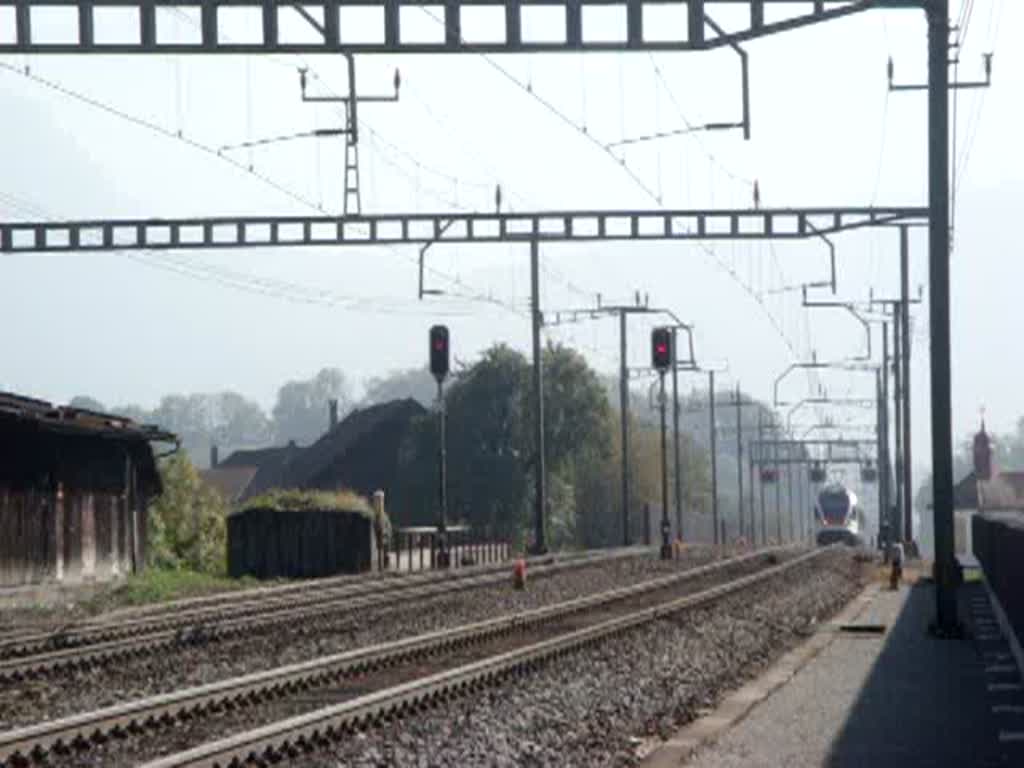 RABe 523 bei der Einfahrt in Steinen am 8.10.2007