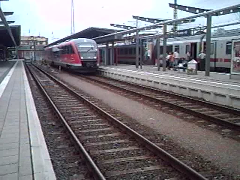 RB33363 von Rostock Hbf.nach Graal-Mritz bei der Ausfahrt im Rostocker Hbf.(12.08.07)