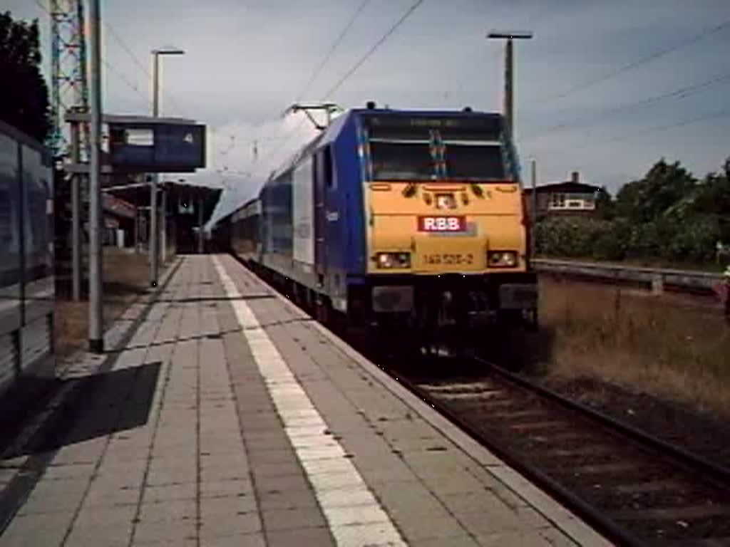 RBB-LOK 146 520-2 mit InterConnex80004 von Warnemnde nach Leipzig Hbf.bei der Ausfahrt im Bahnhof Warnemnde.(20.06.08)