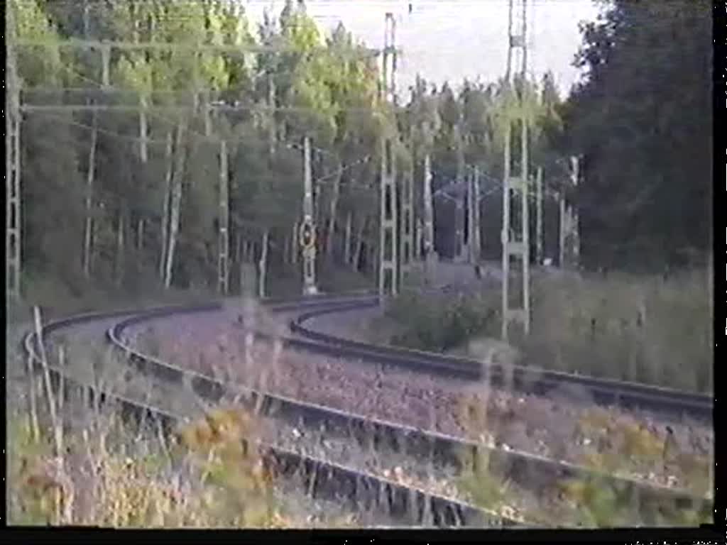 Rc4 1300 mit Schnellzug am 8. September 1992 auf der Strecke zwischen Gvle und Brcke.