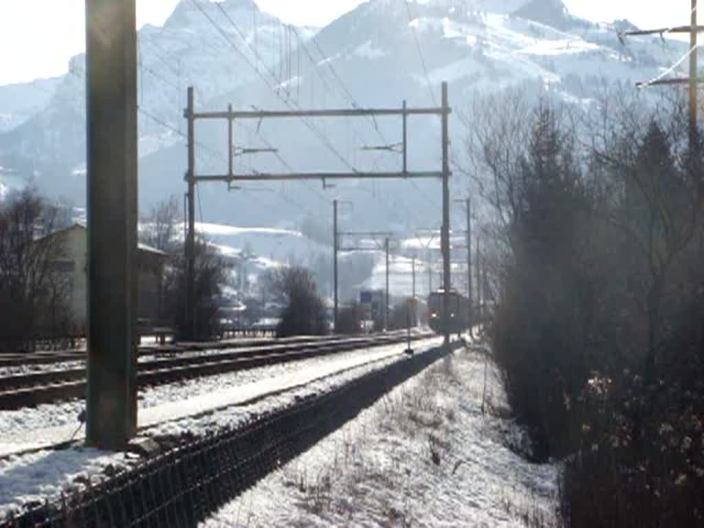 Re 10/10 mit GZ zwischen Reichenbach und Mlenen am 15.01.2008.