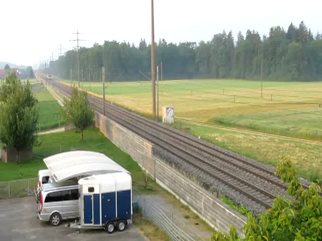 Re 4/4 193 mit EW 1-Pendel bei Kiesen am 01.07.2010