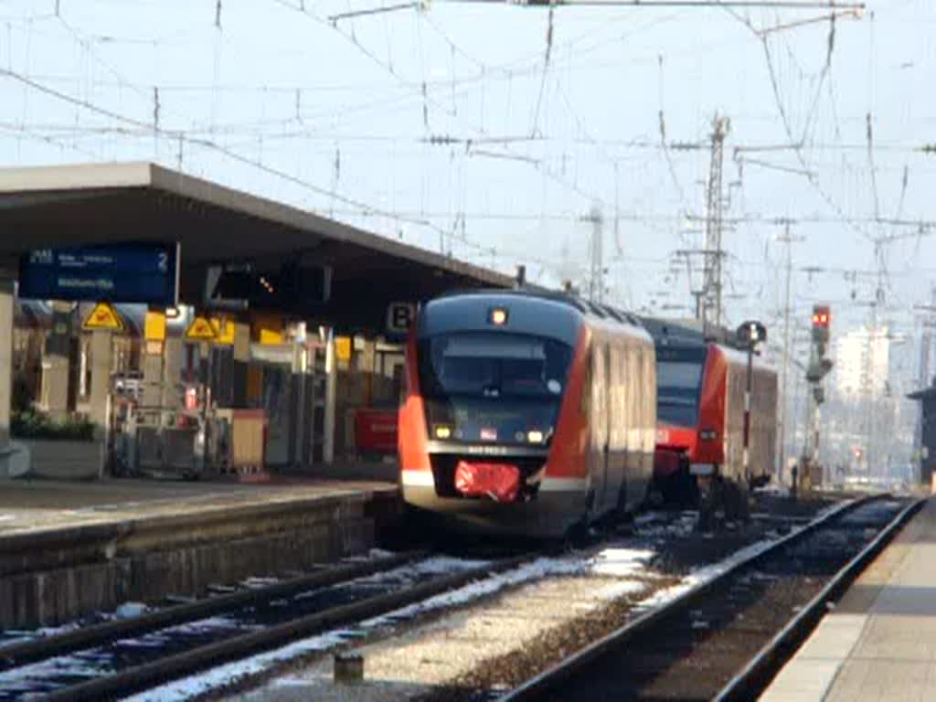 RE nach Weilheim (Oberbayern) bei der Ausfahrt aus den Bahnhof Augsburg Hbf gefilmt. Aufgenommen am 18.11.2007