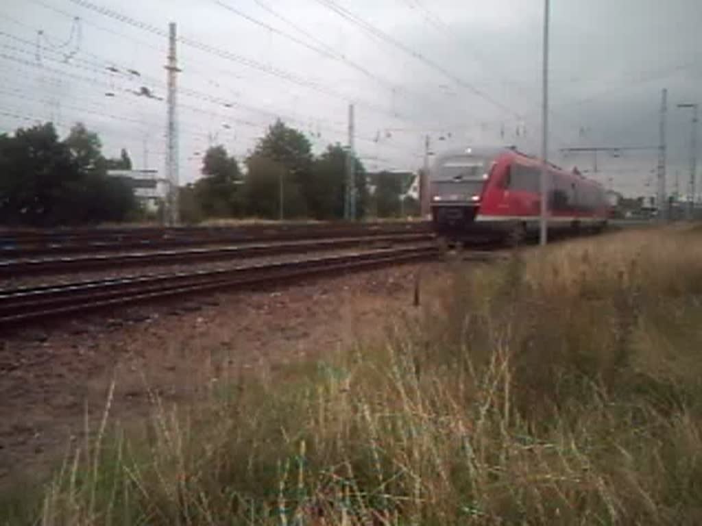 RE33176 Tessin nach Wismar bei Ausfahrt im Rostocker Hbf.(15.08.08)