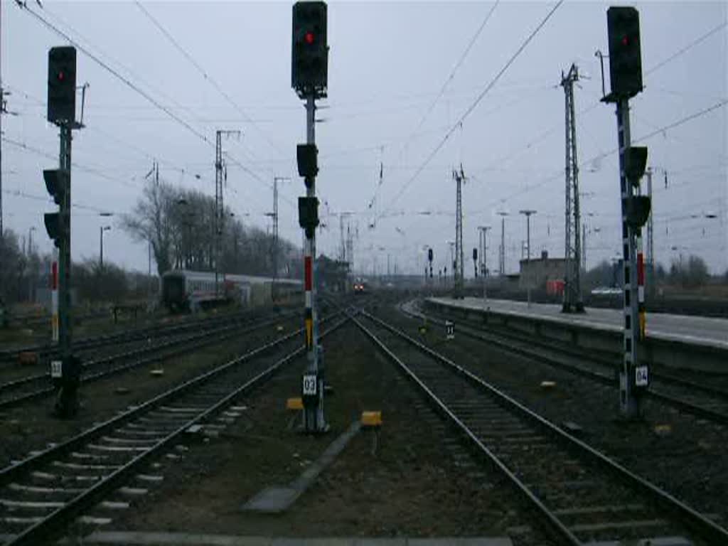 RE33209 von Sassnitz nach Rostock Hbf.bei der Einfahrt im Stralsunder Bahnhof(08.03.09)