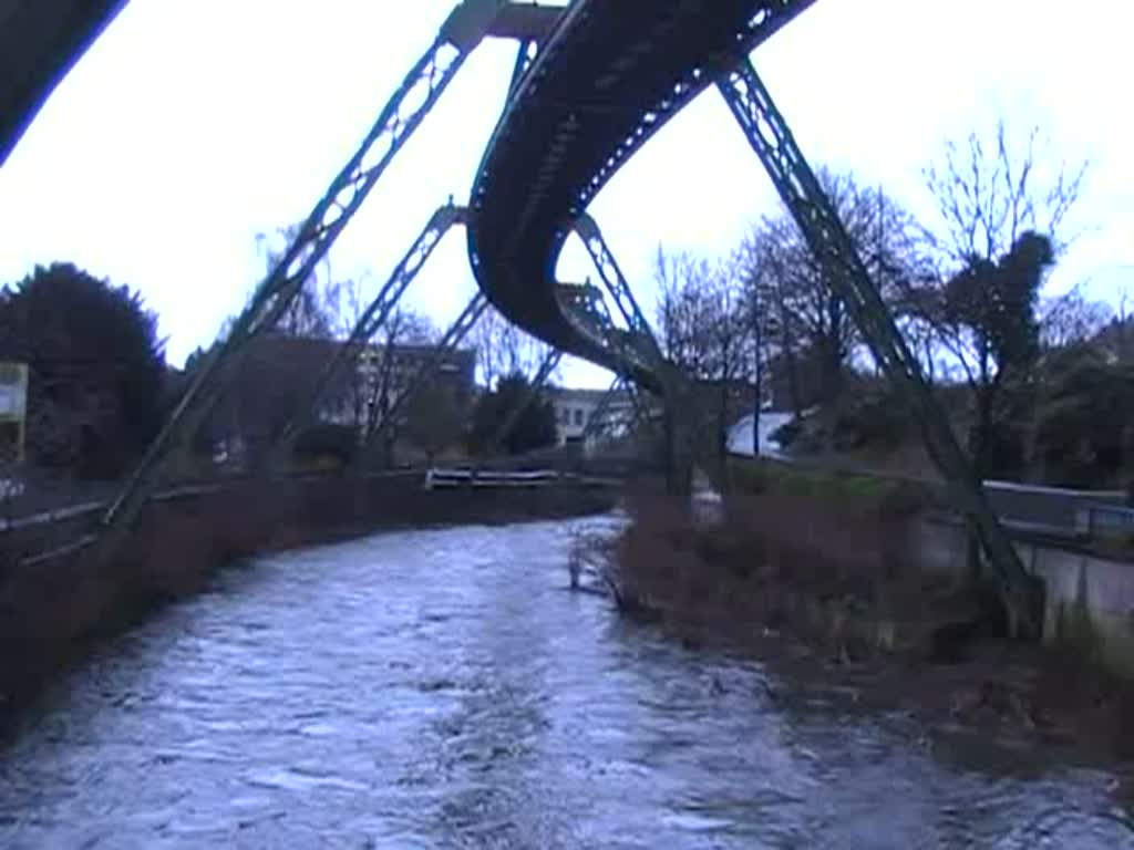 Regnerisch und kalt war Ostern 2008, nach diesem Video mussten wir uns erstmal etwas aufwrmen in den Donaustuben. 21.3.2008