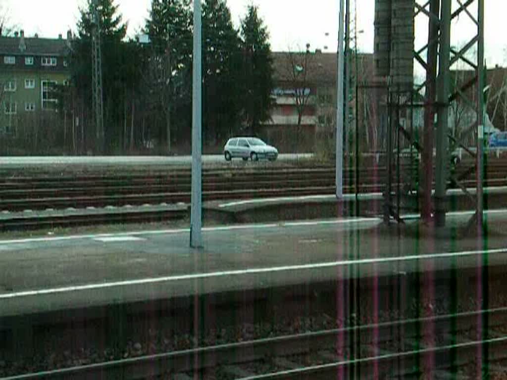 S-Bahn Karlsruhe bei der Ausfahrt aus Rastatt.Ziel dieser S-Bahn ist der Marktplatz von Karlsruhe.24.01.2009  Videolnge 0:43min