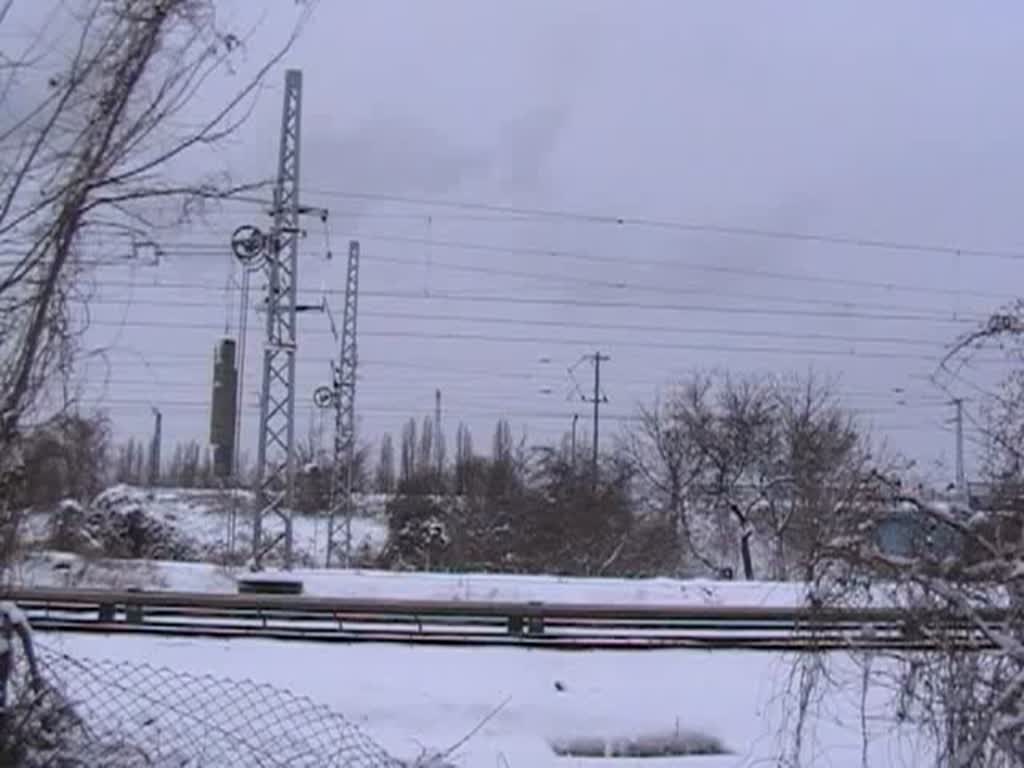 S-Bahn im Schnee - BR 481 auf der S3 in Richtung Erkner, hier beim Betriebsbahnhof Rummelsburg. 31.12.2009