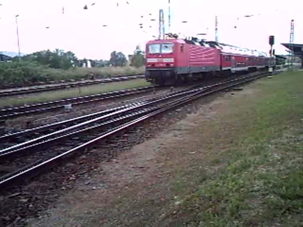 S-BAHN von Warnemnde nach Btzow bei der Ausfahrt im Rostocker Hbf.