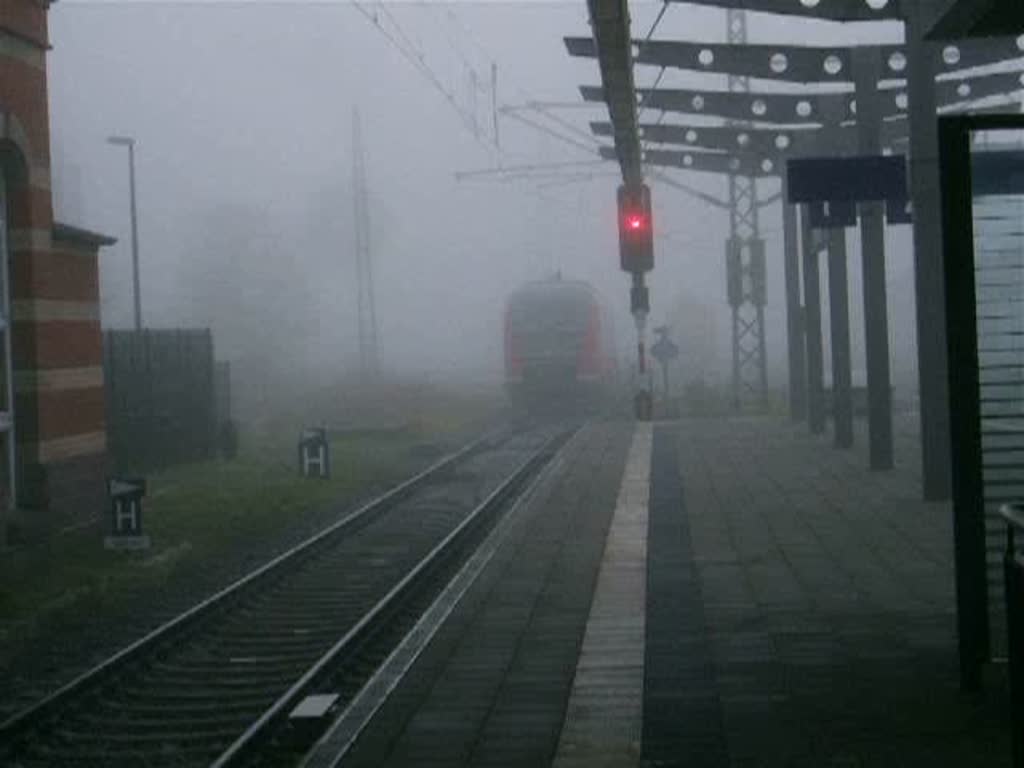 S3 von Rostock-Seehafen Nord nach Rostock Hbf.bei der Einfahrt im Rostocker Hbf.(08.11.08)