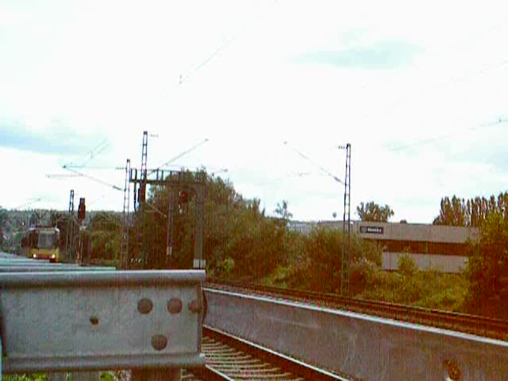 S5 der S-Bahn Karlsruhe nach Wrth kurz vor Berghausen(Baden) Stadion im September 2008